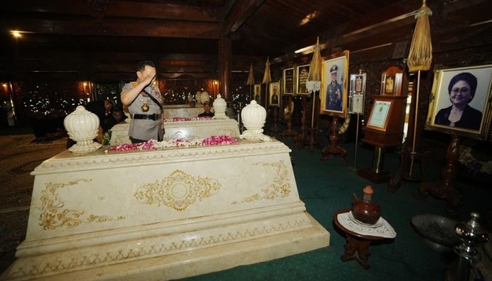 Setelah BJ Habibie-Soeharto, Kapolri akan Ziarah ke Makam Gusdur-Bung Karno Besok