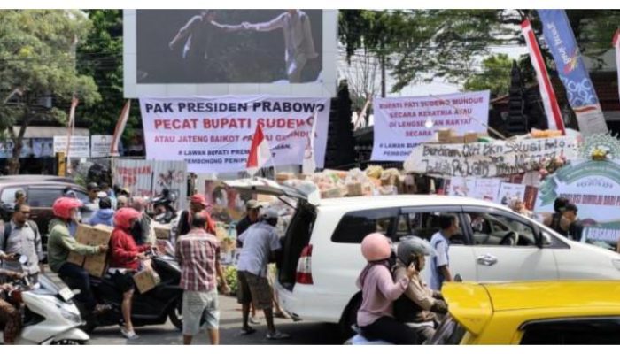 Demo 100 Ribu Warga Pati Tuntut Bupati Sudewo Mundur, Ini Prosedur Pemakzulan Menurut UU