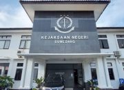 Kejari Sumedang Tahan 2 Tersangka Korupsi Lahan Bendungan Cipanas, Kerugian Negara Capai Rp6,4 Miliar