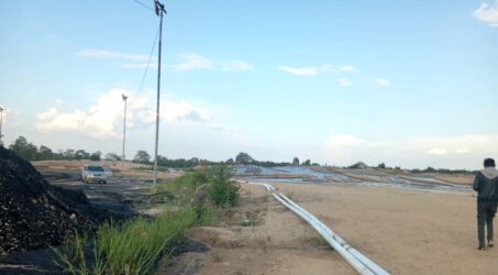 Suasana area lahan di desa Teluk Betung yang menjadi lokasi aktivitas penambangan pasir urug.