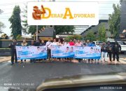 Double Momentum! Rayakan HPN dan HUT ke-8 IWOI, Ratusan Nasi Bungkus Dibagikan di Jalan Pahlawan Semarang