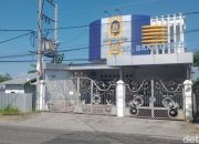 Kantor pusat PD BKK Klaten di ruas Jalan Klaten–Jatinom tampak tertutup dan tidak beroperasi.