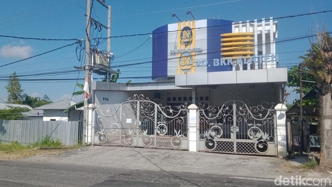 Kantor pusat PD BKK Klaten di ruas Jalan Klaten–Jatinom tampak tertutup dan tidak beroperasi.