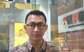 Juru bicara KPK Budi Prasetyo menyampaikan perkembangan penyidikan terkait pendalaman aktivitas perjalanan luar negeri Ridwan Kamil saat menjabat Gubernur Jawa Barat.