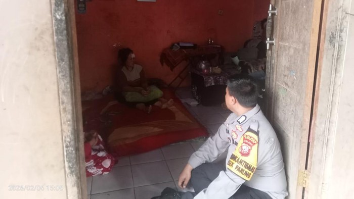 Polisi mendatangi rumah korban begal di wilayah Parung, Bogor, untuk melakukan pengecekan dan pendalaman keterangan terkait aksi pencurian dengan kekerasan.