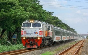 Asyik Rekam Kereta Usai Sahur, Tiga Remaja Tewas Tertabrak di Perlintasan Batang