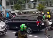 Gunakan Pelat Nomor Palsu, Pengemudi Mobil Ugal-ugalan Tabrak Sejumlah Kendaraan di Gunung Sahari