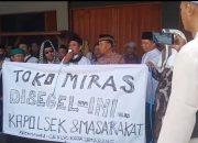 Kapolsek Genuk Bersama Masyarakat Tutup Toko Penjual Miras di Bulan Ramadhan