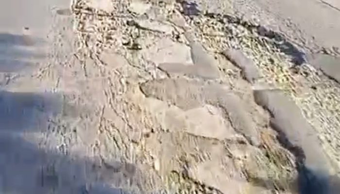 Jalan Sumberrejo – Kangkung Minim Penerangan dan Rusak Parah, Warga Pertanyakan Peran Instansi Terkait