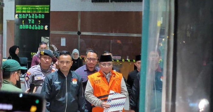 Yaqut Cholil Qoumas.