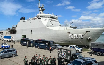 Ratusan Pemudik Asal Semarang Kembali ke Jakarta Naik Kapal Perang TNI AL