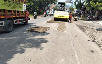 PT Praba Mas Hill Didorong Gercep Perbaiki Jalan Kalipancur hingga Lampu Merah, Demi Kenyamanan Pengguna Jalan
