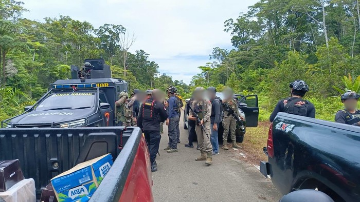 Mobil patroli polisi menjadi sasaran tembakan kelompok kriminal bersenjata (KKB) di wilayah Yahukimo, Papua Pegunungan.