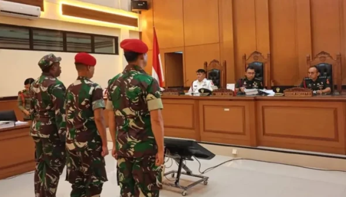 Perbedaan Lengan Seragam Prajurit Disorot dalam Sidang Kasus Pembunuhan Kacab Bank