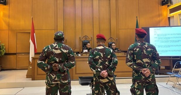 Sidang kasus pembunuhan kepala cabang bank M Ilham Pradipta dengan tiga prajurit TNI sebagai terdakwa di Pengadilan Militer Jakarta.