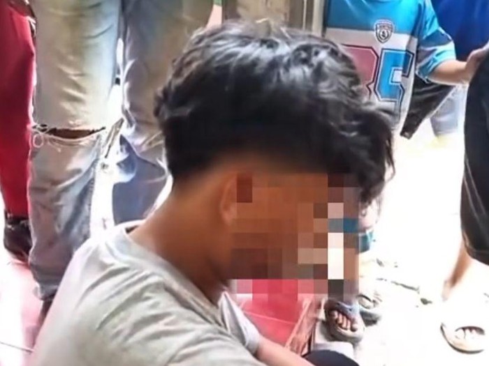 Seorang pria di Jember diamankan setelah menyuruh seorang anak membeli rokok menggunakan uang mainan.