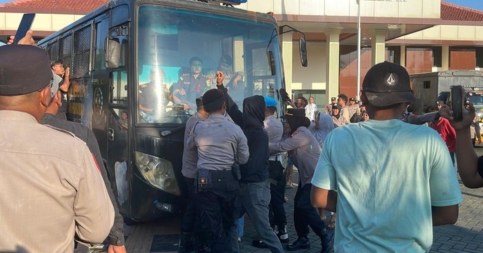 Suasana usai persidangan perkara anak yang berkonflik dengan hukum di PN Pati.