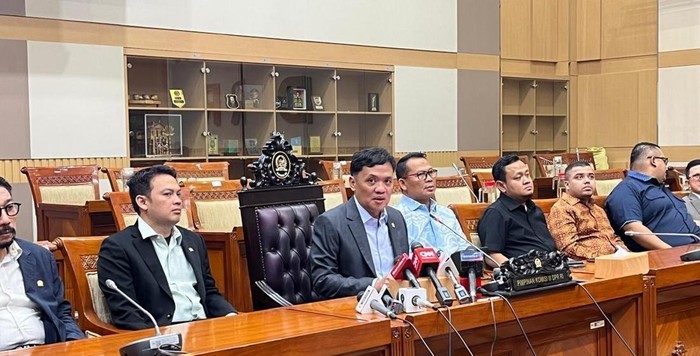 Konferensi pers Komisi III DPR RI terkait putusan bebas Amsal Christy Sitepu, Rabu (1/4/2026).