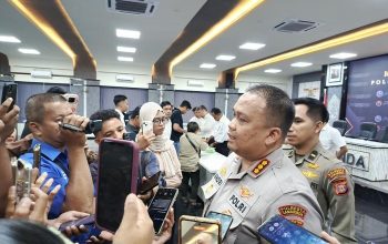 Kapolresta Samarinda, Kombes Hendri Umar, saat memberikan keterangan terkait temuan potongan jari di Samarinda.