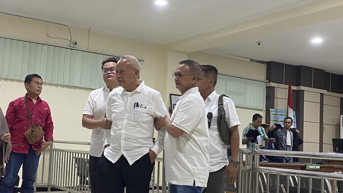 Sidang pembacaan putusan terhadap Jaka Sawaldi dalam perkara korupsi Plaza Klaten di Pengadilan Tipikor Semarang, Rabu (15/4/2026).