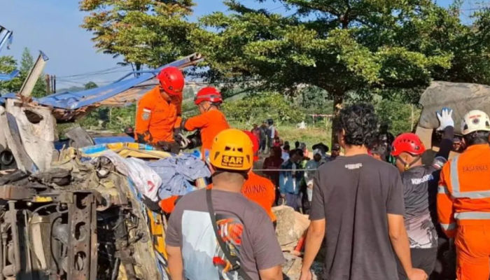 Truk Oleng Picu Kecelakaan Beruntun di Wonosobo, Dua Tewas dan Tiga Luka