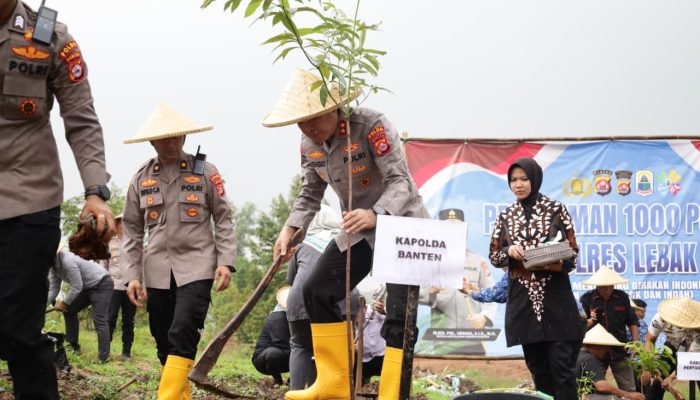 Kapolda Banten Tanam 1.000 Pohon dan Resmikan Jembatan Merah Putih Presisi di Lebak